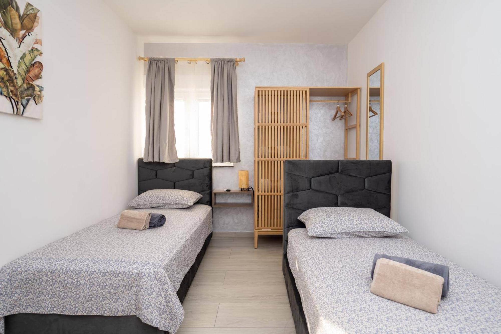 88 - Private Heated Pool Apartman *
